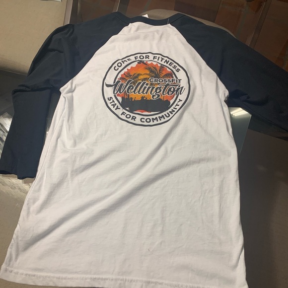 Crossfit Wellington T-Shirt - Picture 1 of 3